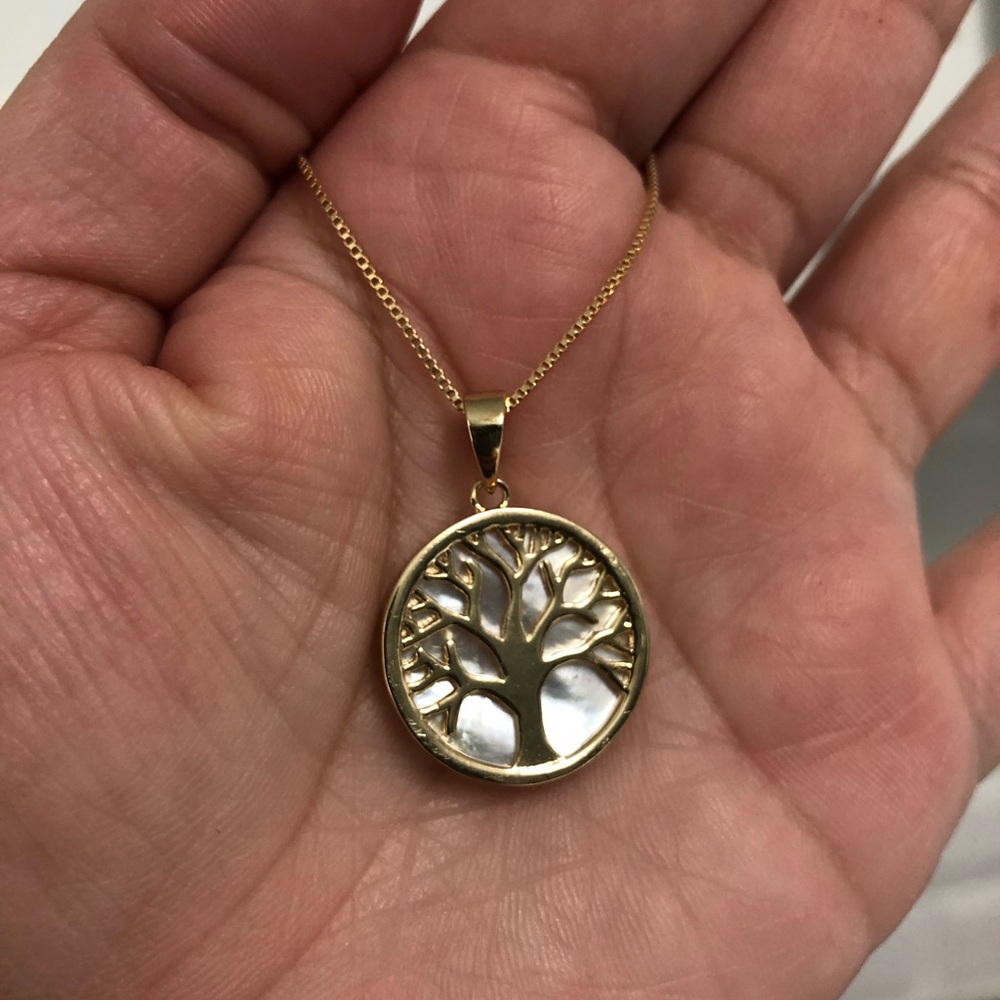 18k GF Nacar Shell Family Tree Necklace - Picture 8 of 9